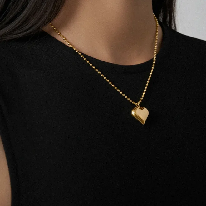 Collar grande de corazón para chica