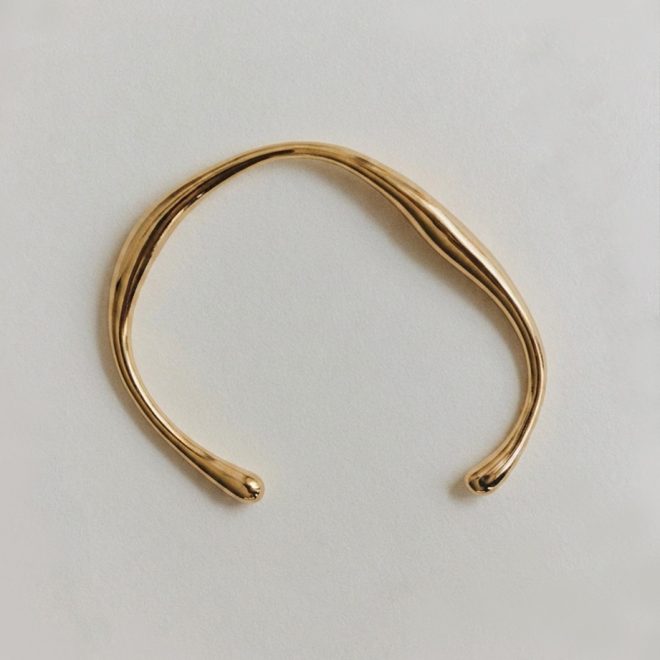 Brazalete fluido rígido