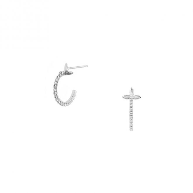 Pendientes de aros con bolitas y hojas